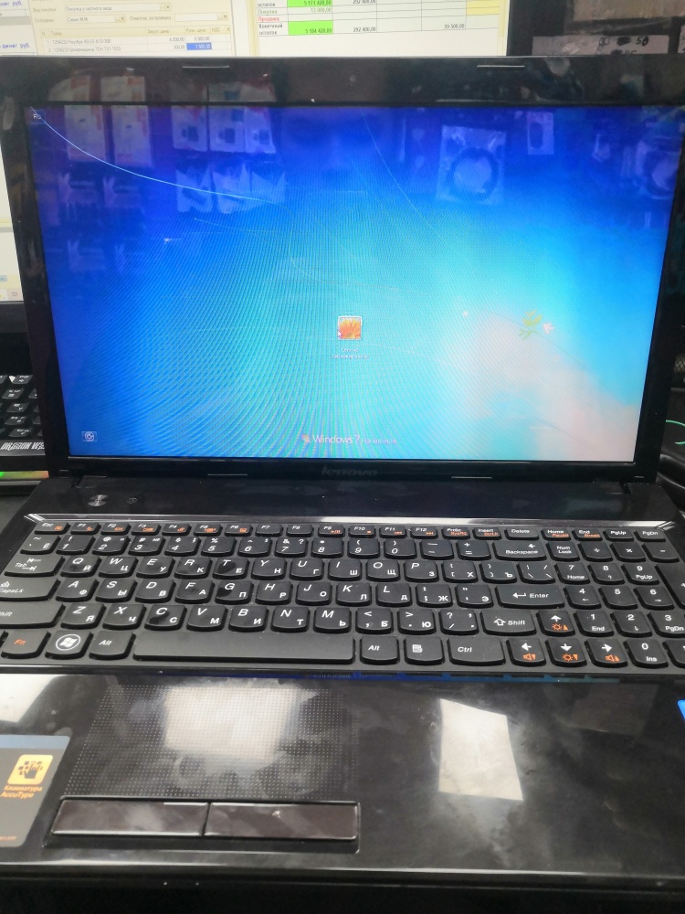 Ноутбук ASUS 4/I3/300