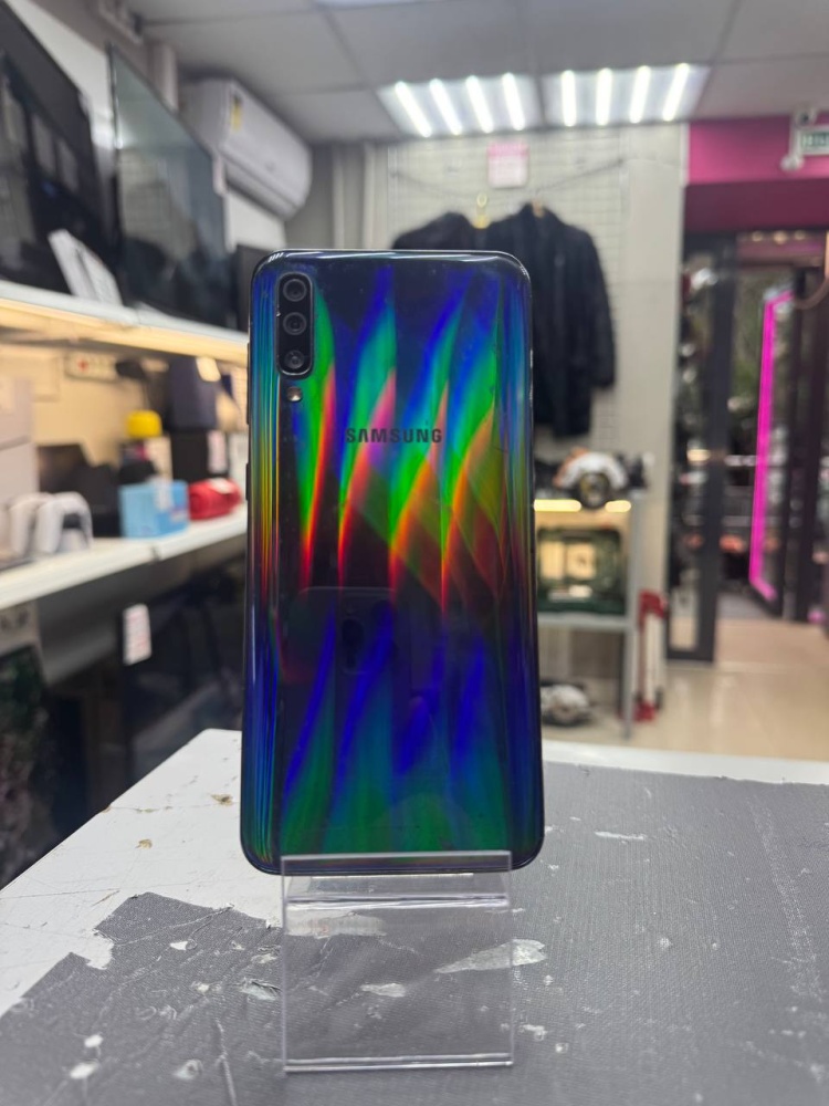 Смартфон Samsung A50