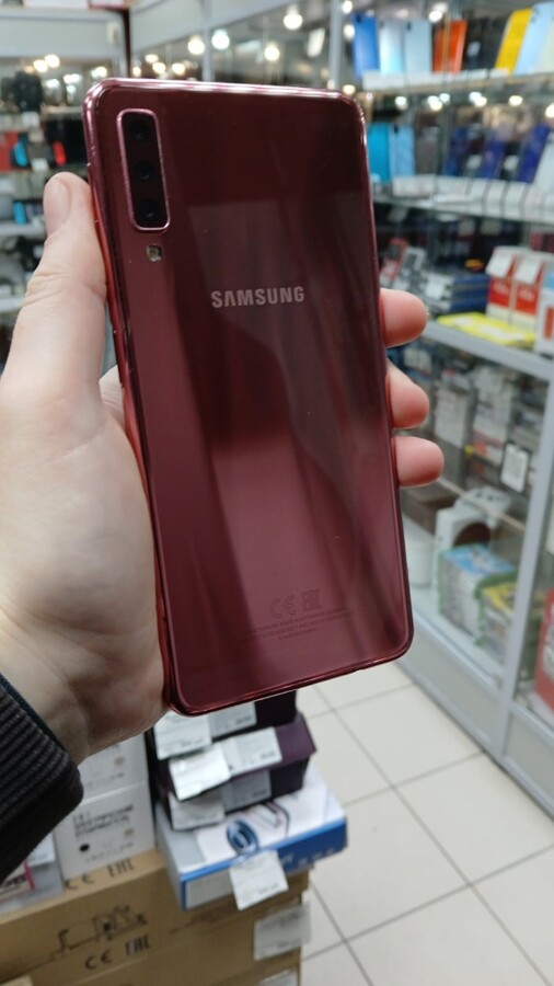 Смартфон Samsung A7 2018 (4\64)