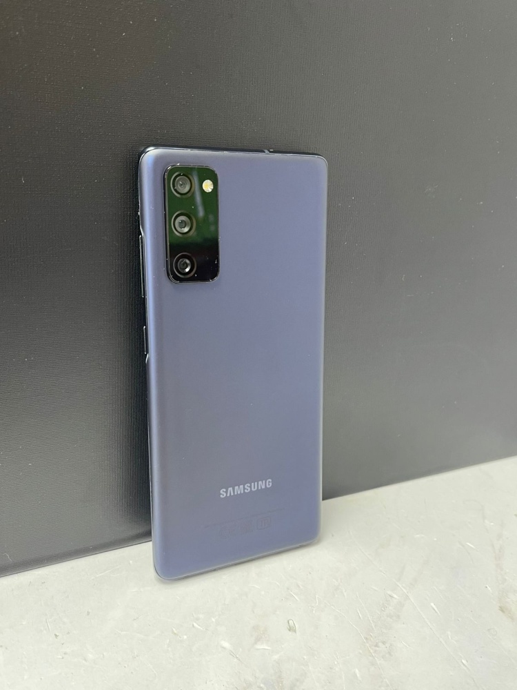 Смартфон Samsung S20 FE 8/256
