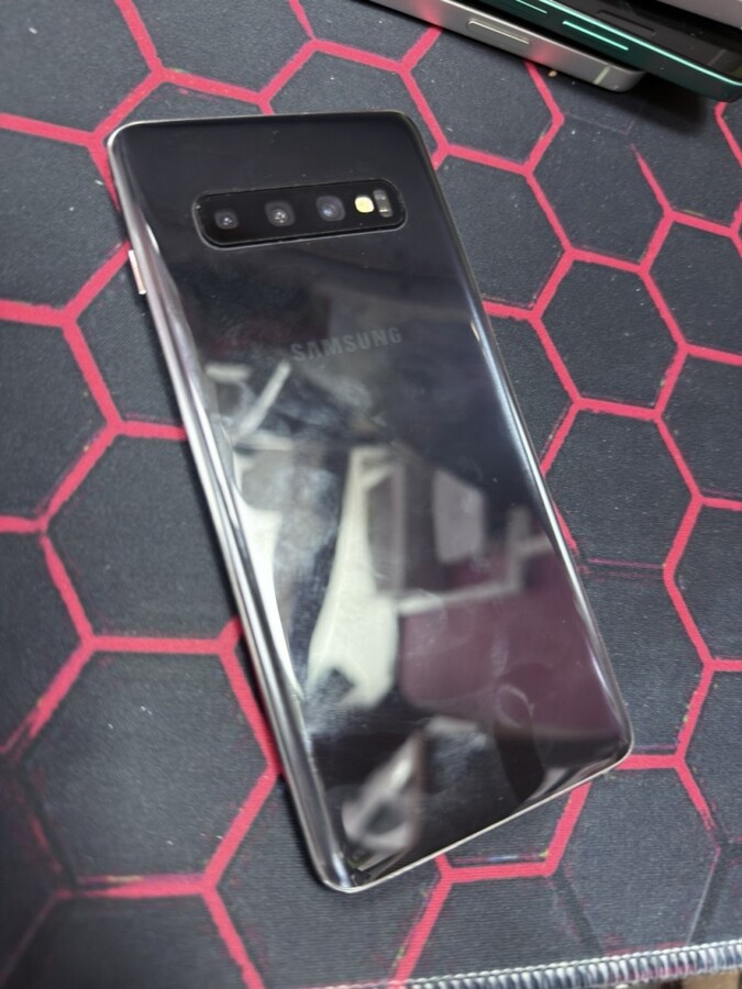 Смартфон Samsung S10 8/128гб