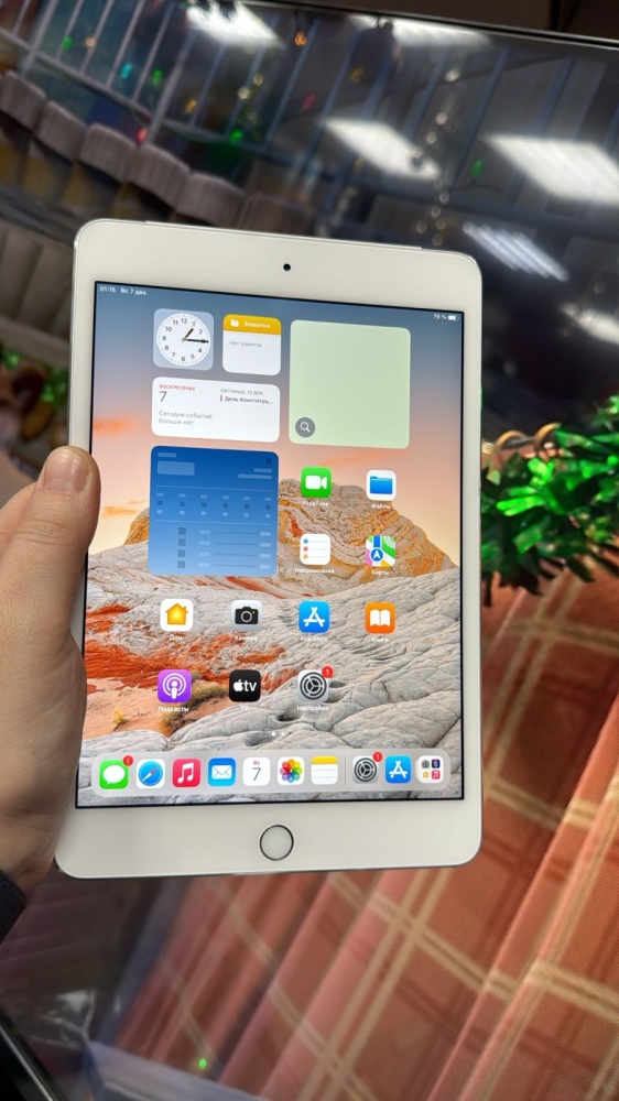 Планшет Apple iPad mini 4(128 Gb) Sim