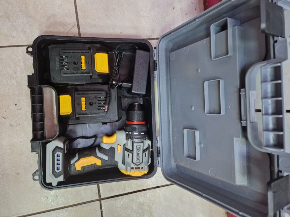 Шуруповерт TRACK