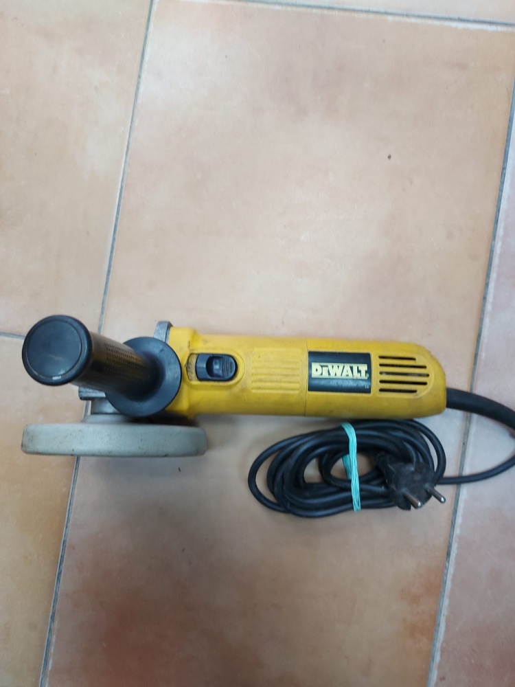 УШМ (Болгарка) DeWalt DW821