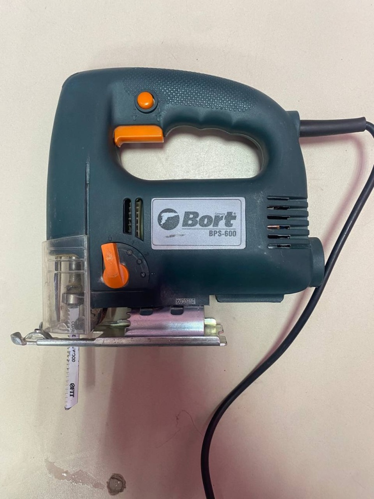 Лобзик Bort bps-600