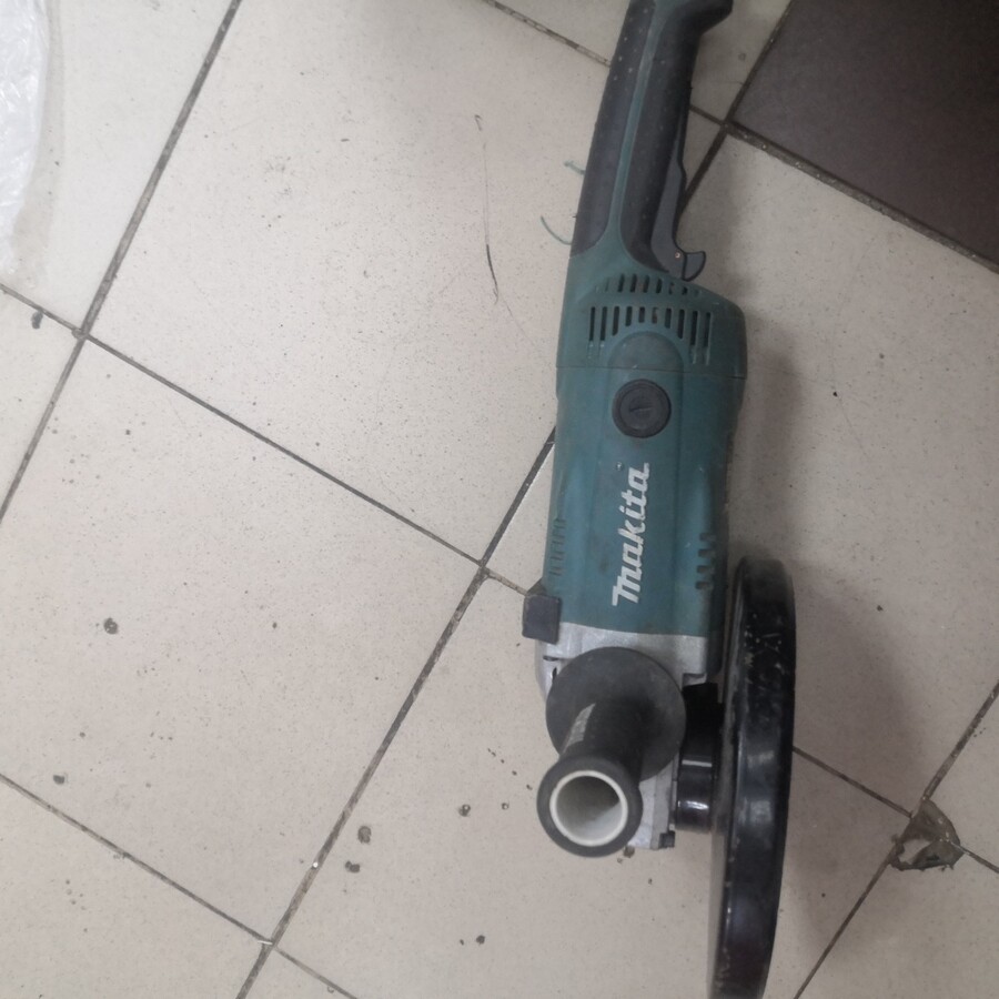 УШМ (Болгарка) makita ga9020