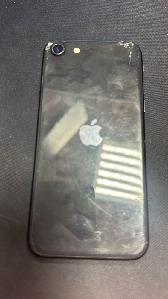 Смартфон iPhone SE 64