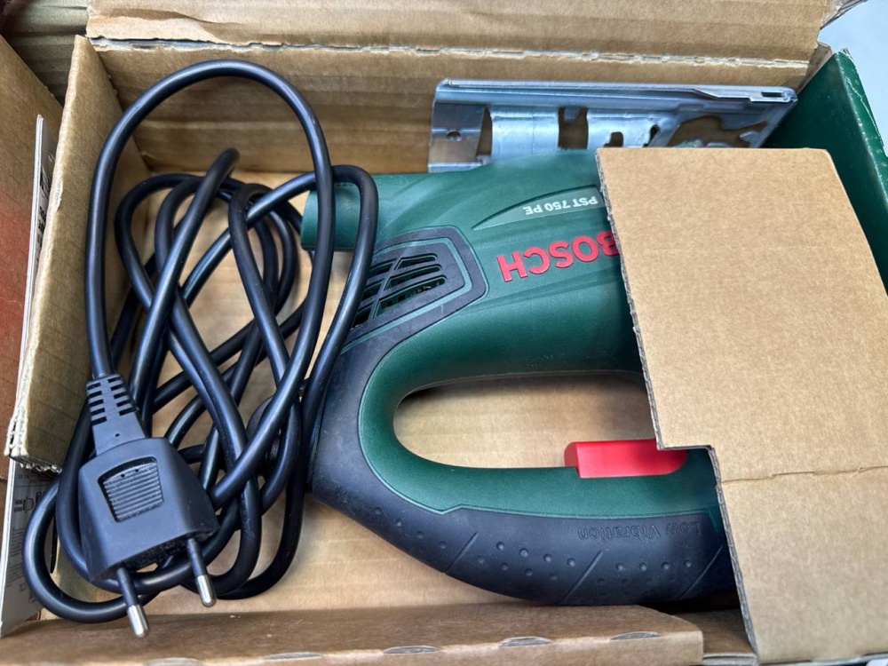 Лобзик Bosch PST750PE