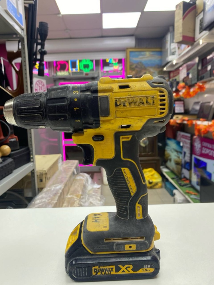 Шуруповерт Dewalt dcd 777