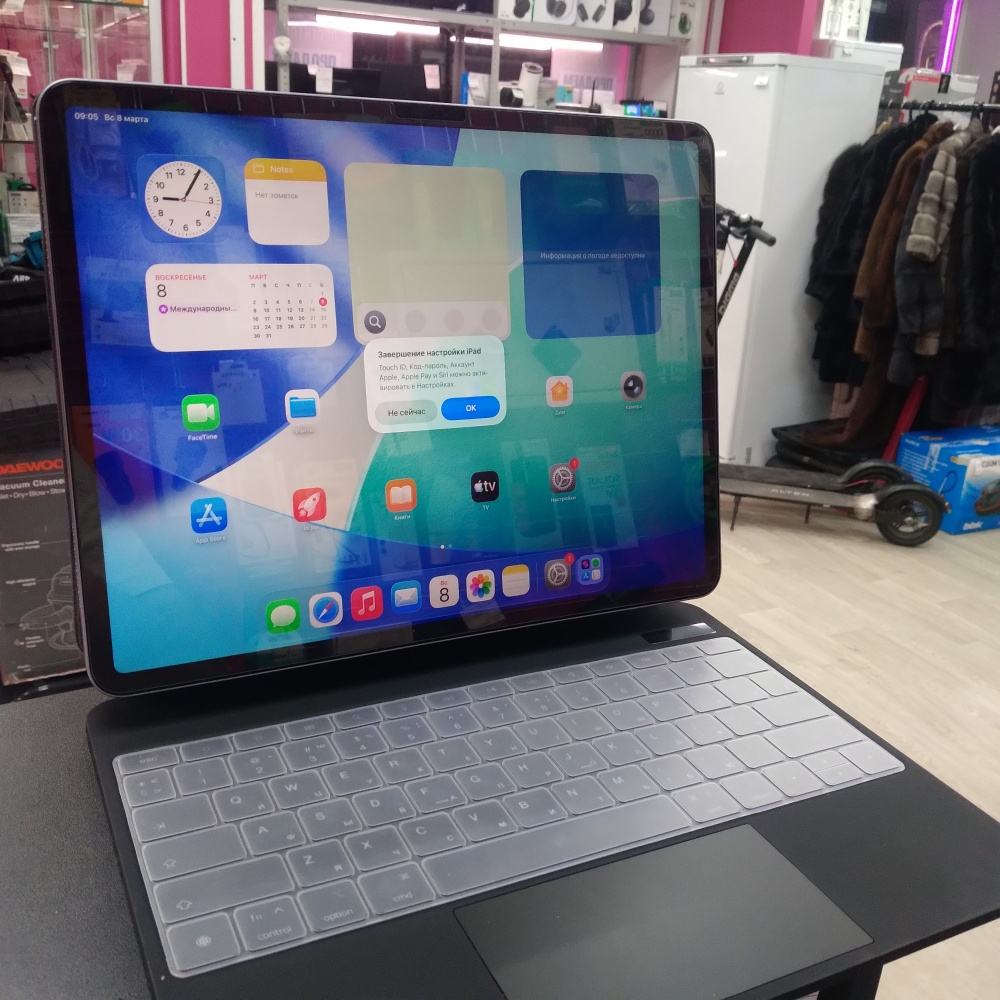 Планшет Apple iPad Air 2025 (m3)+клавиатура