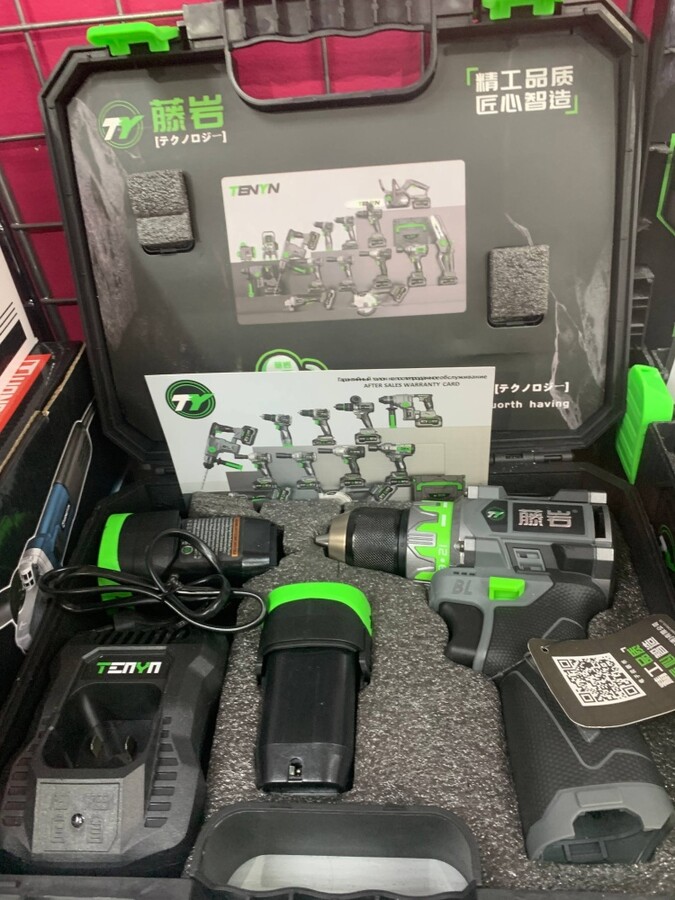 Шуруповерт 18 Tenin