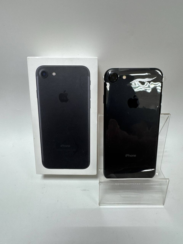 Смартфон iPhone 7 32Gb