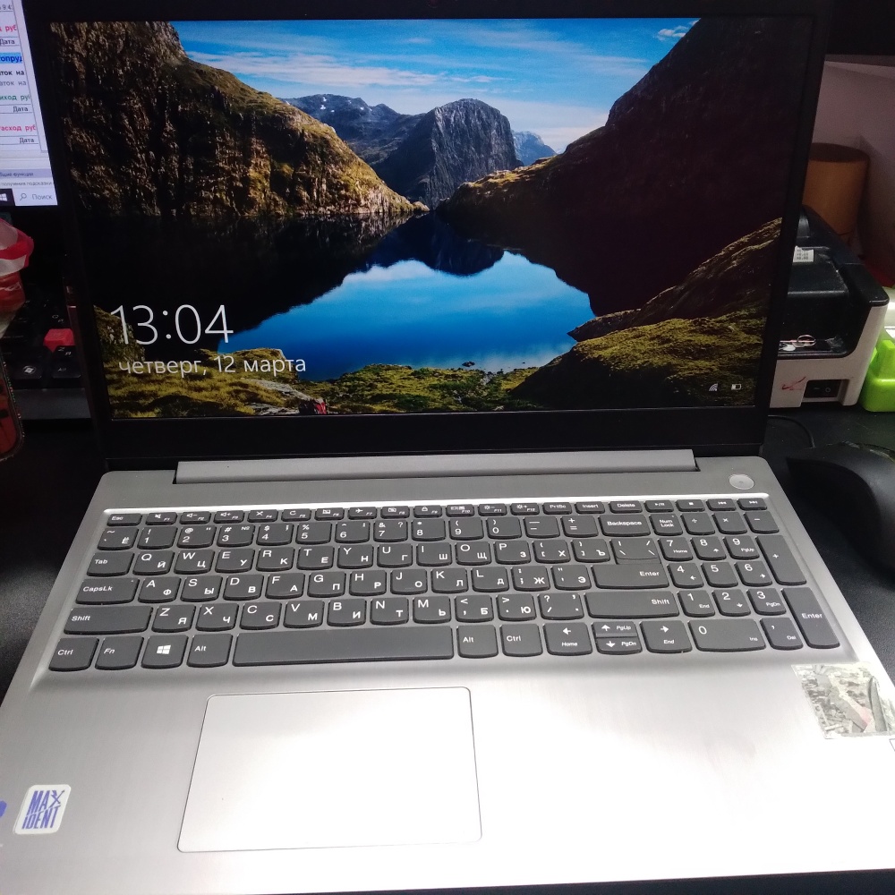 Ноутбук Lenovo i3-10\8\ssd250\uhd 1
