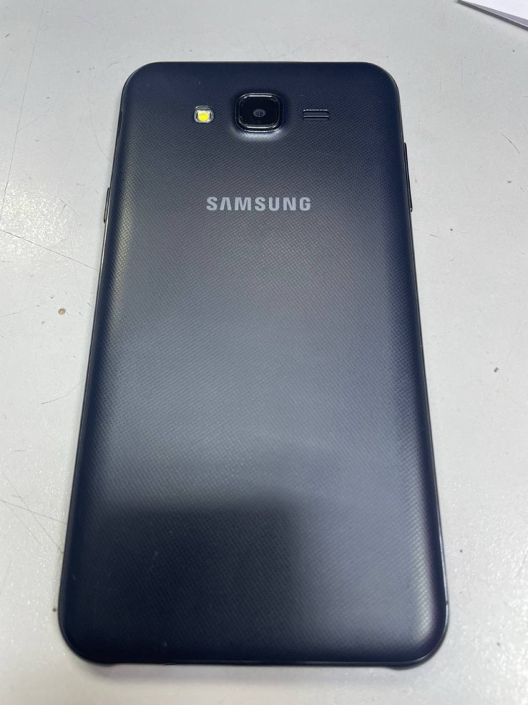 Смартфон Samsung J7 NEO