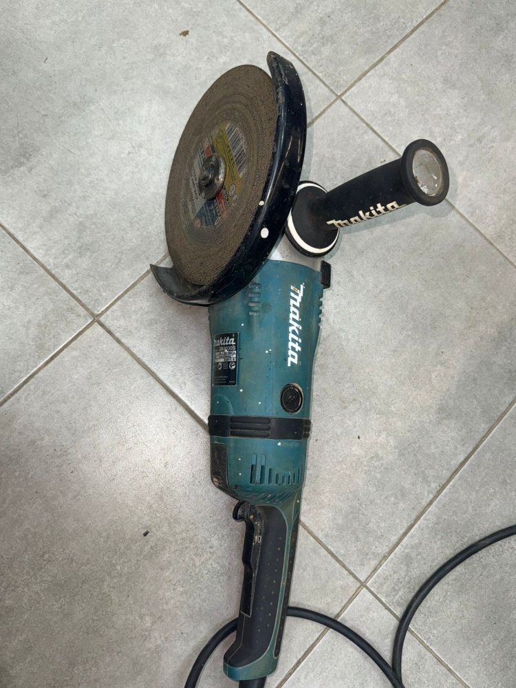 УШМ Makita GA9030S