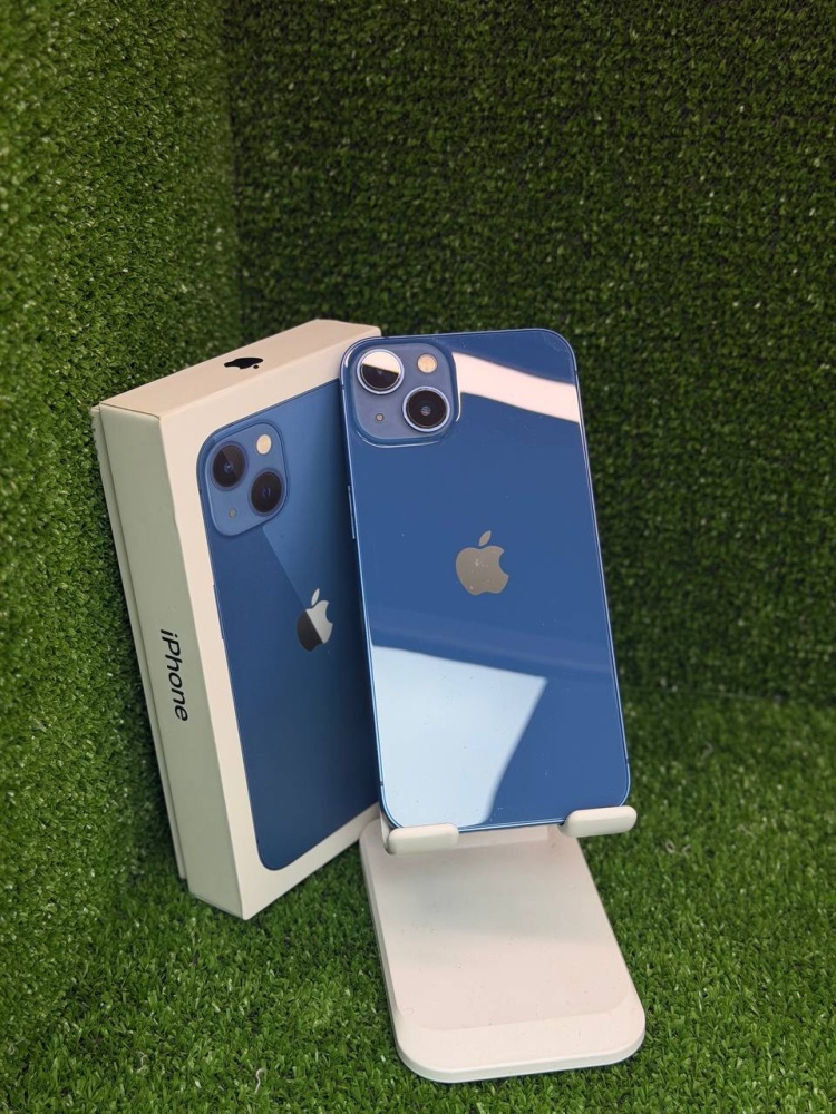 Смартфон iPhone 13 256 Gb