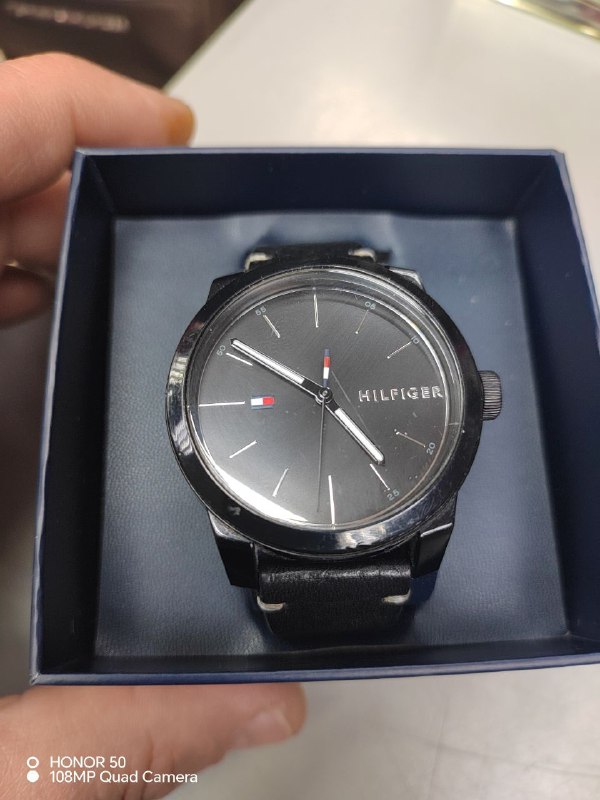 Часы TOMMY HILFIGER