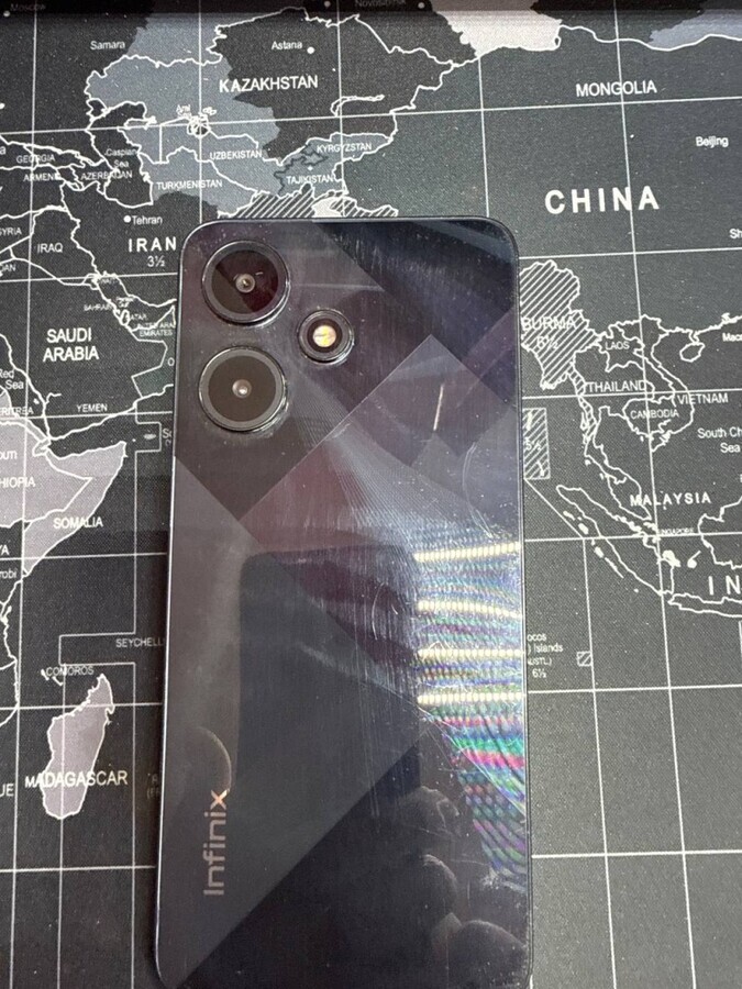 Мобильный телефон Infinix HOT 30I 8/128