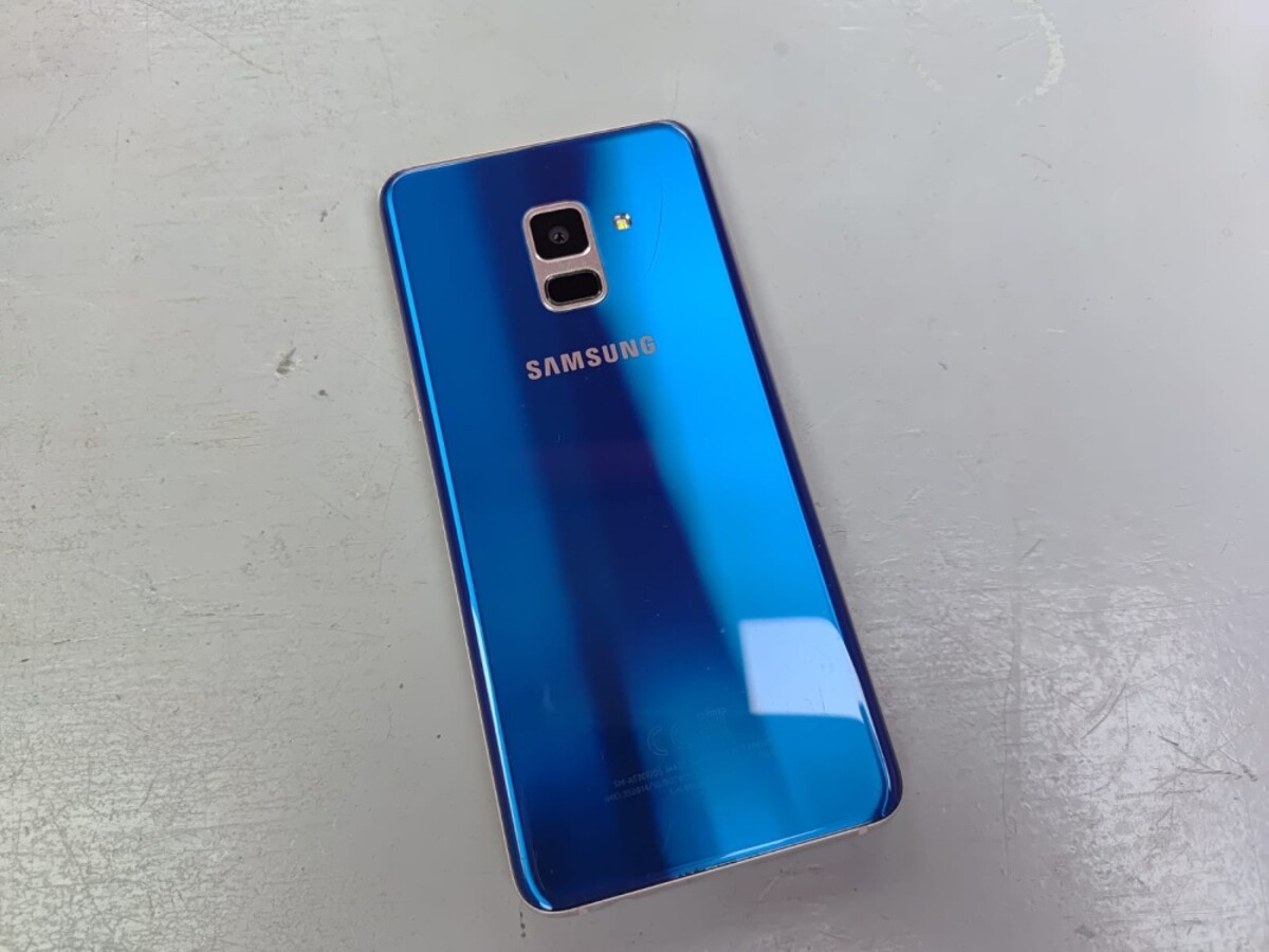 Смартфон Samsung A8 2018 32гб