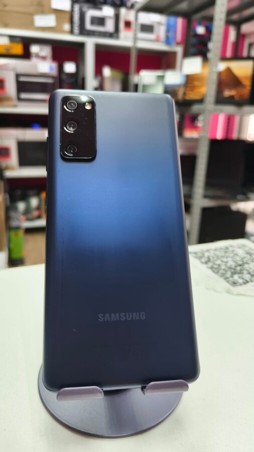 Смартфон Samsung S20 FE 6/128GB