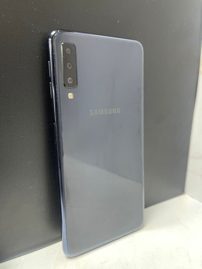 Смартфон Samsung A7 2018 4/64