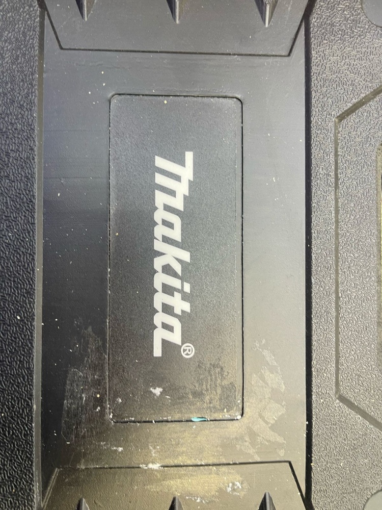 Шуруповерт Makita