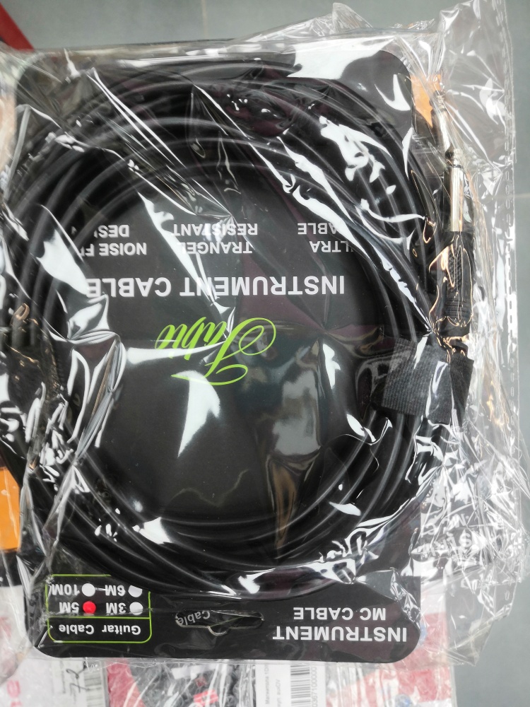 Музыкальные аксессуары провода