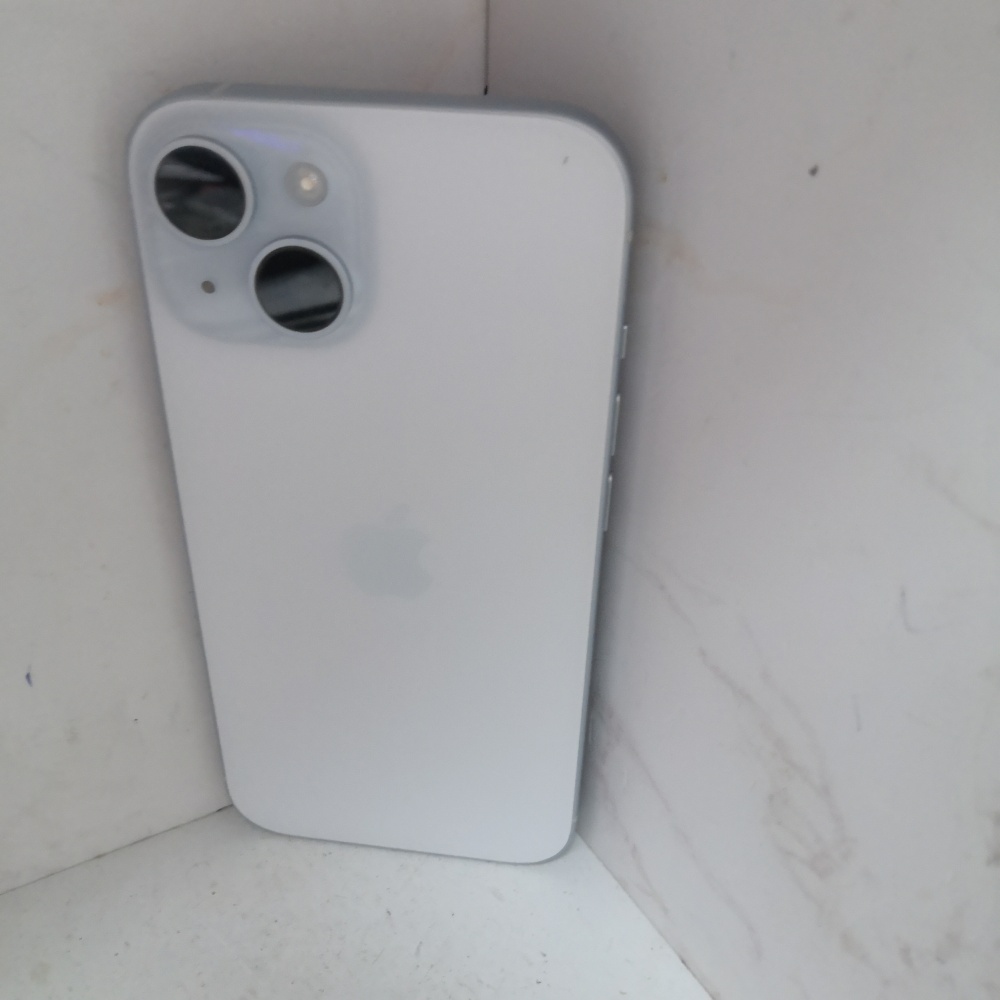 Смартфон iPhone 15 128