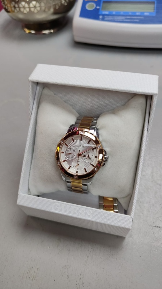 Часы Guess W0443L4