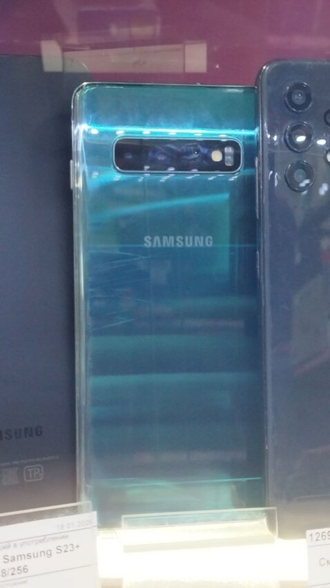 Смартфон Samsung S10 8/128